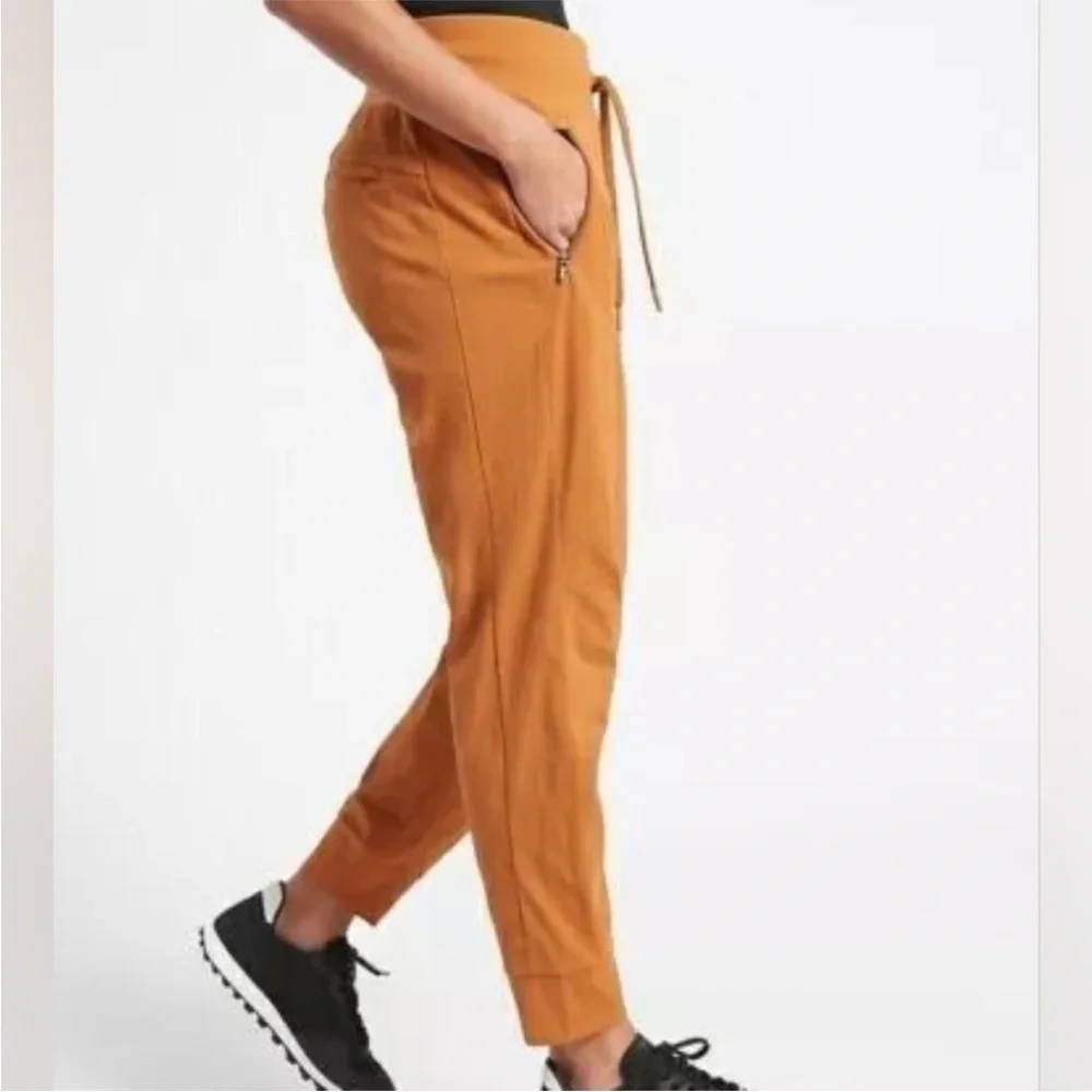 Athleta Trekkie North jogger in Cattail Brown Size 12 EUC - Picture 2 of 8